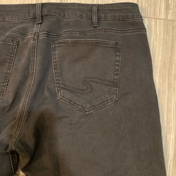 Silver Jeans - Picture 8 of 9